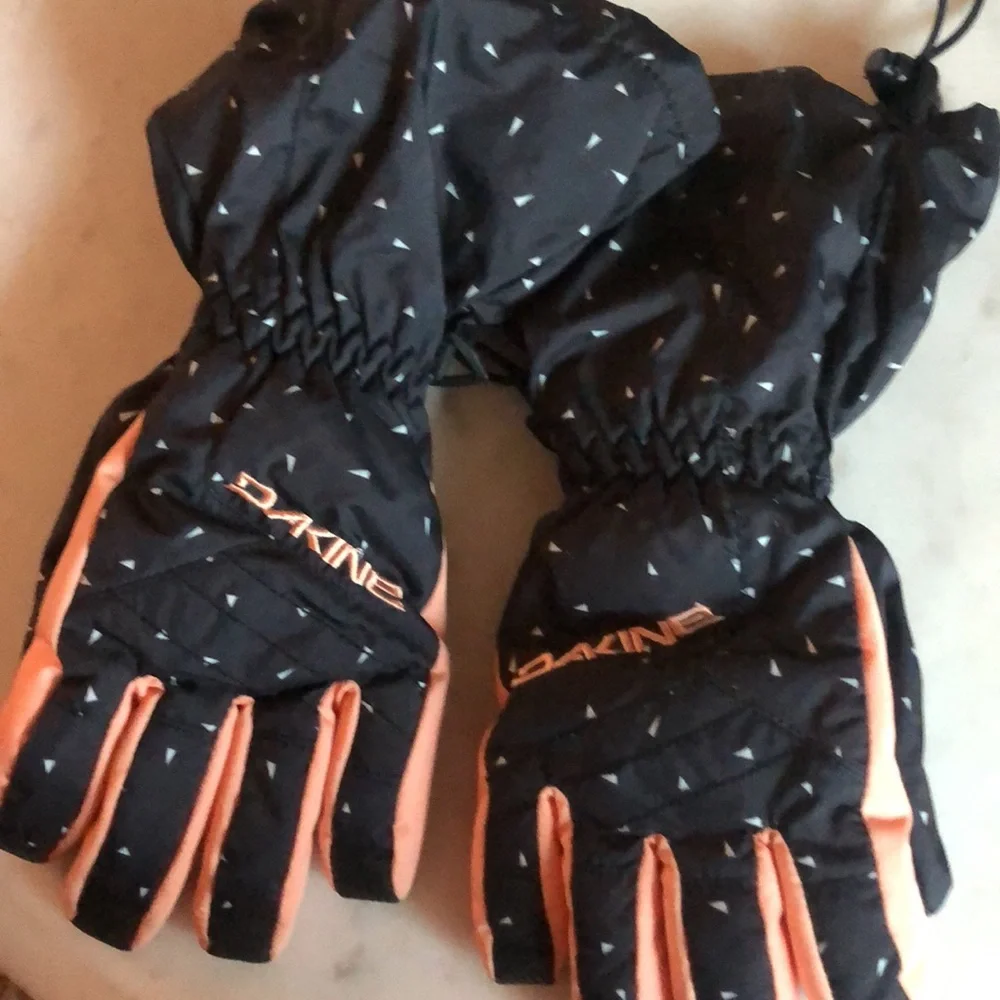 😎 Girls Dakine Tracker Winter Gloves